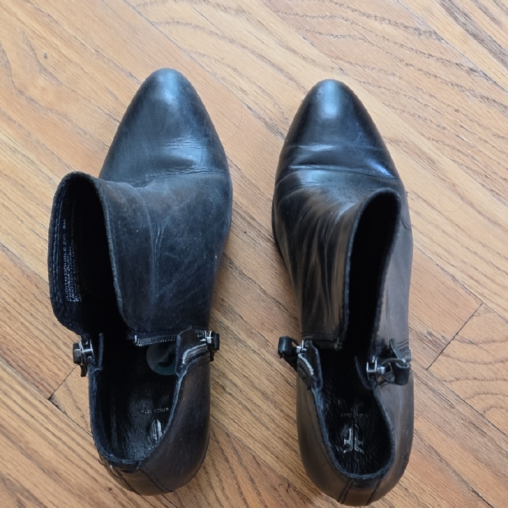 Frye Black Leather Pointed Toe Ankle Booties